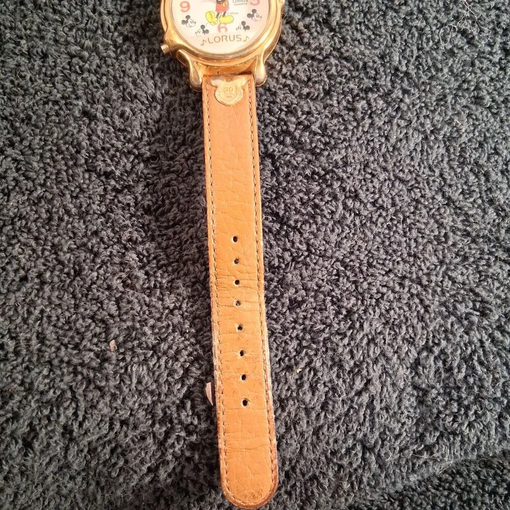 Vintage Mickey Mouse Character Watch by Lorus Disney Quartz Gold Tone Wristwatch